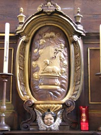 L’expositorium servant également de tabernacle.