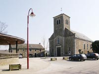 Erezée et son église. – La Terre de Durbuy était composée de 4 bans ayant pour chefs-lieux : Barvaux, Wéris, Erezée (dite La Sarte) et Grandmenil. 