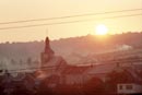 L'église vue des alentours. (Il y a trente ans.)