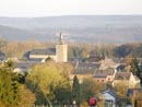 L'église vue des alentours. (Photos contemporaines.)