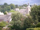 L'église vue des alentours. (Photos contemporaines.)