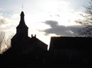 L'église vue des alentours. (Photos contemporaines.)